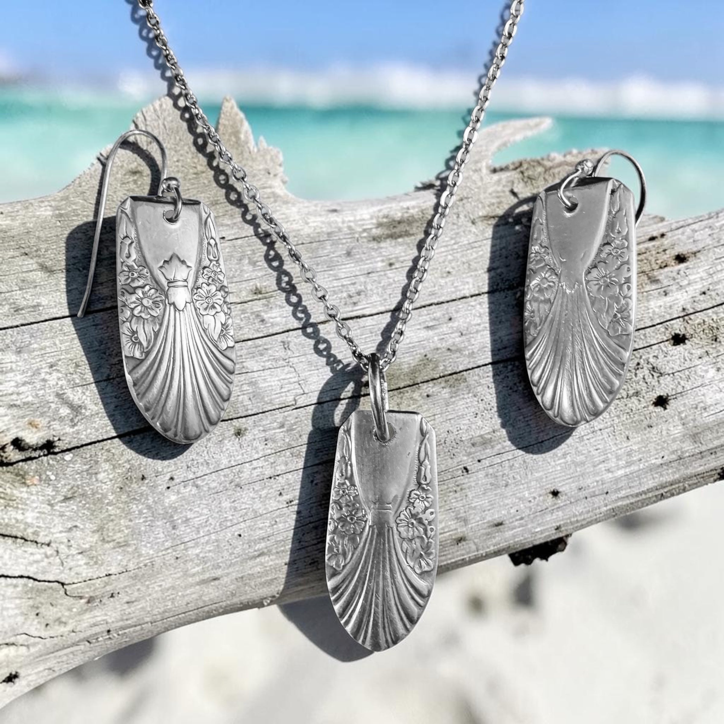 Floral Scallop Necklace and Earring Set- Size 18 inch chain - 2107