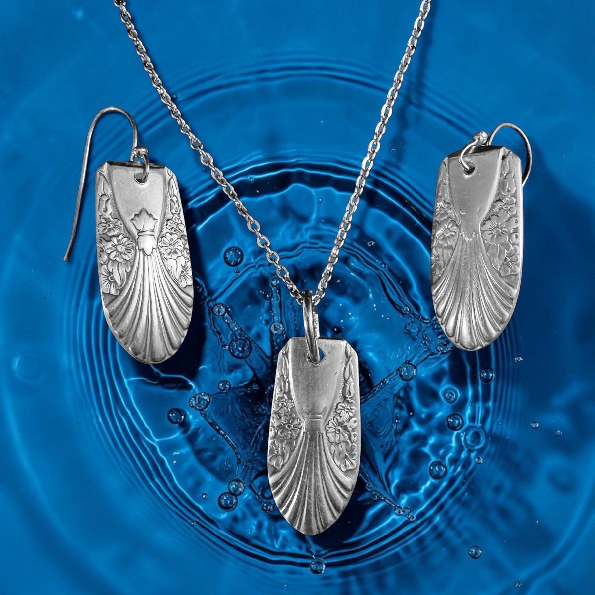 Floral Scallop Necklace and Earring Set- Size 18 inch chain - 2107