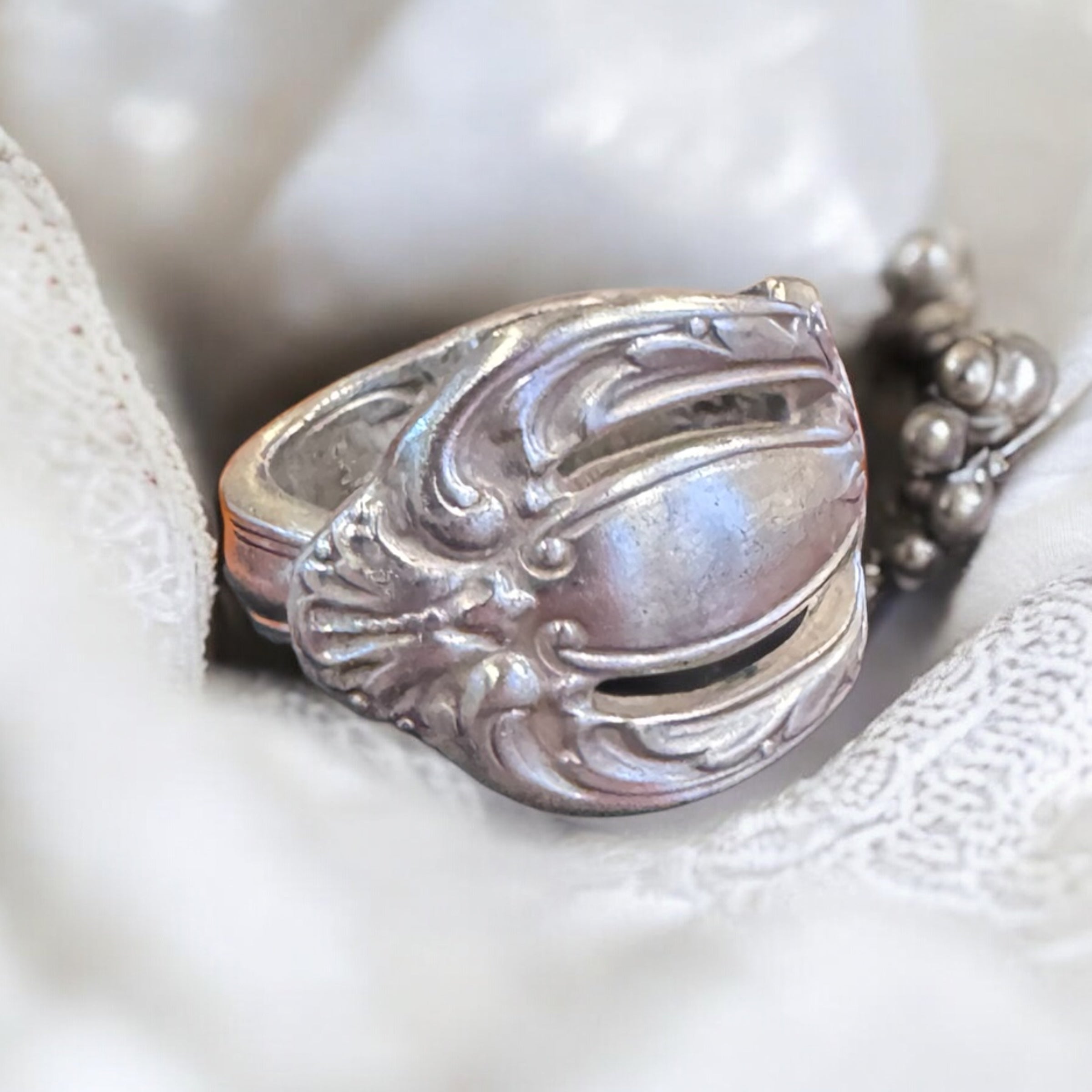Queens Ring - Size 11 - 1104